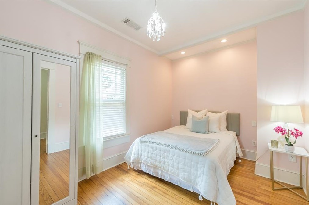 501 Candler St, Decatur GA  30030-3751 exterior