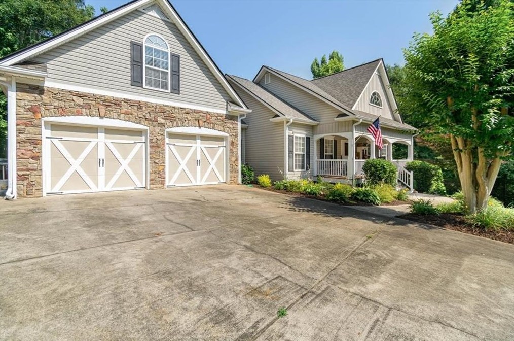 48 Hunters Mill Dr, Hiram, GA 30141