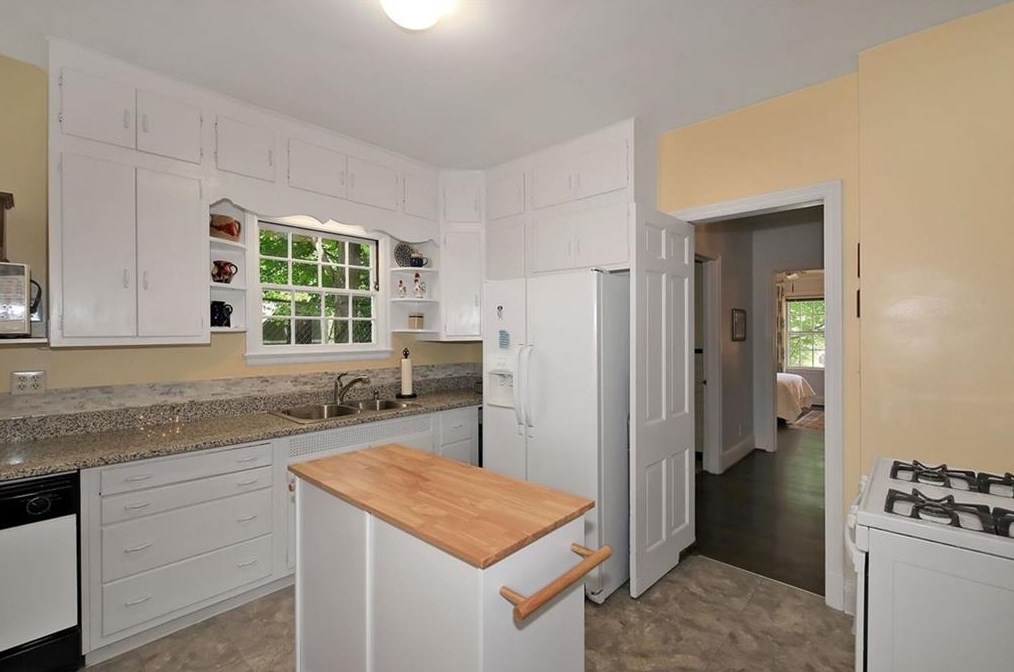 224 Upland Rd, Decatur GA  30030-2866 exterior