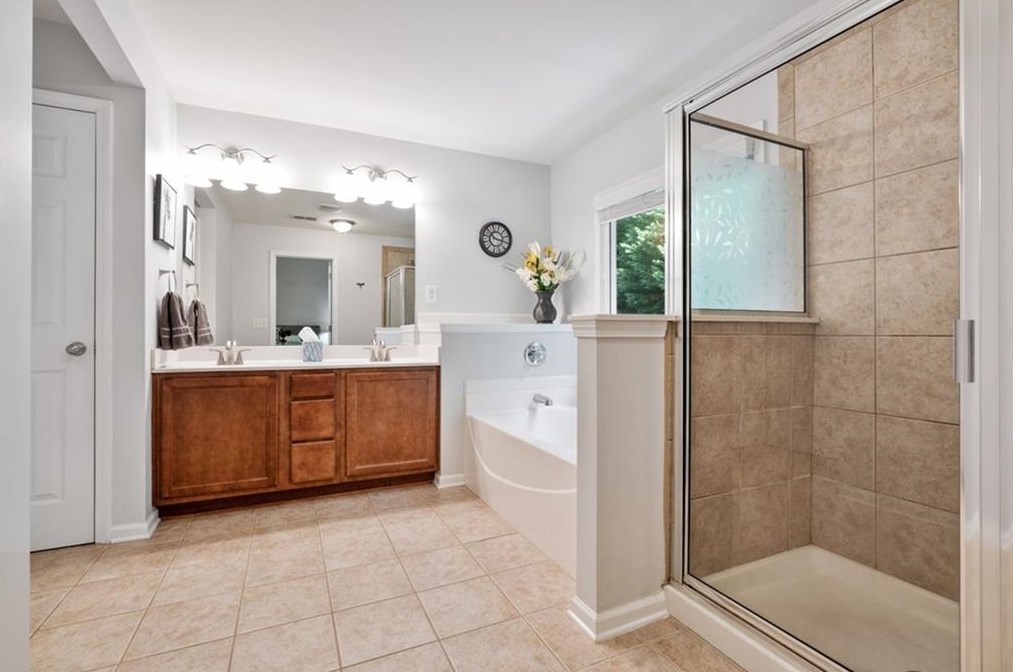 1345 Faircrest Ln, Alpharetta GA  30004-0582 exterior