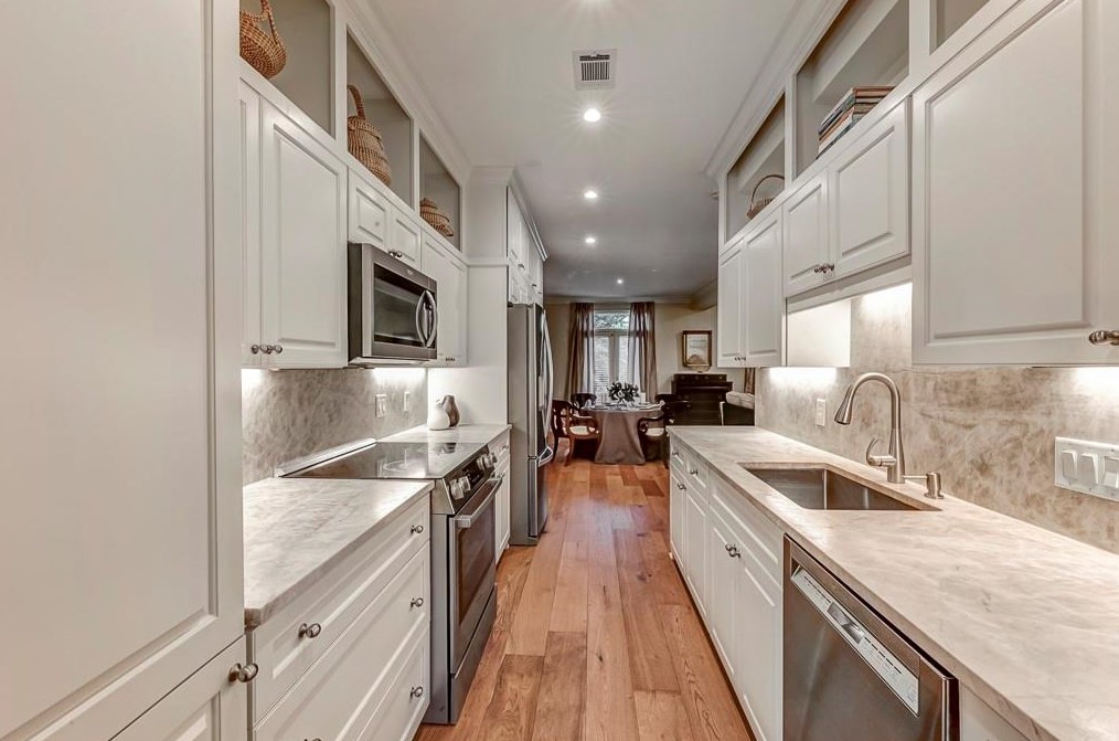 47 Willow Gln, Atlanta GA  30342-1341 exterior