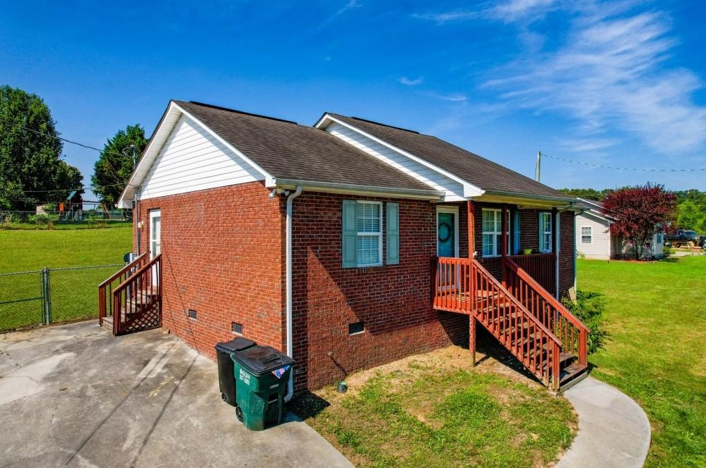 123 Mccreary Rd, Calhoun, GA 30701-4417