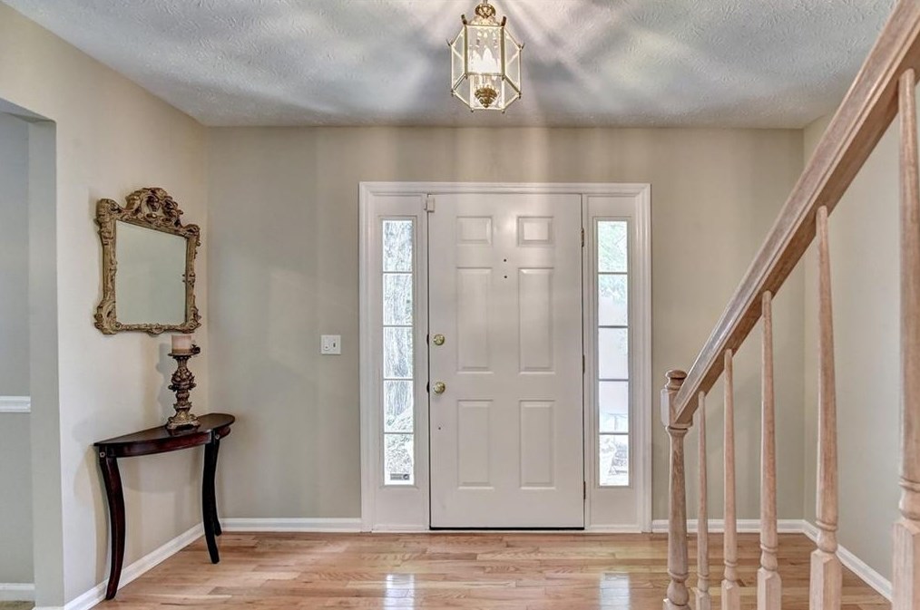 3215 Summer View Dr, Alpharetta, GA 30022-5865