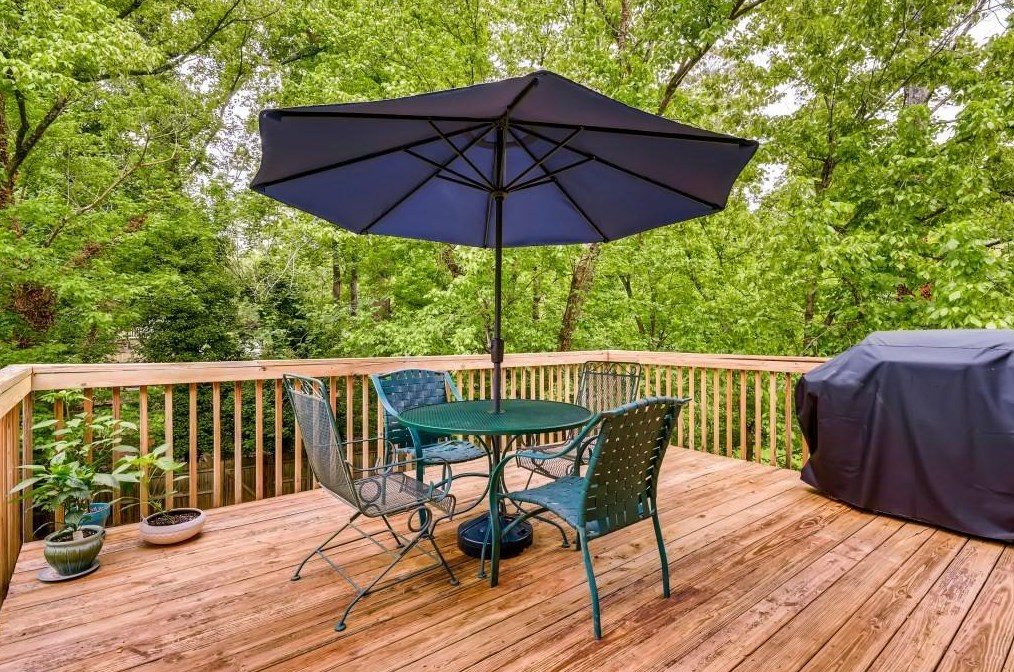 539 Oakview Rd, Decatur GA  30030-4327 exterior