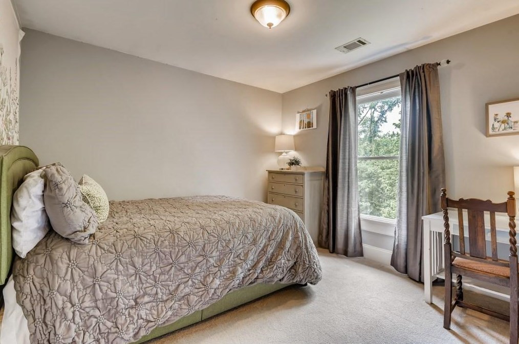 539 Oakview Rd, Decatur GA  30030-4327 exterior