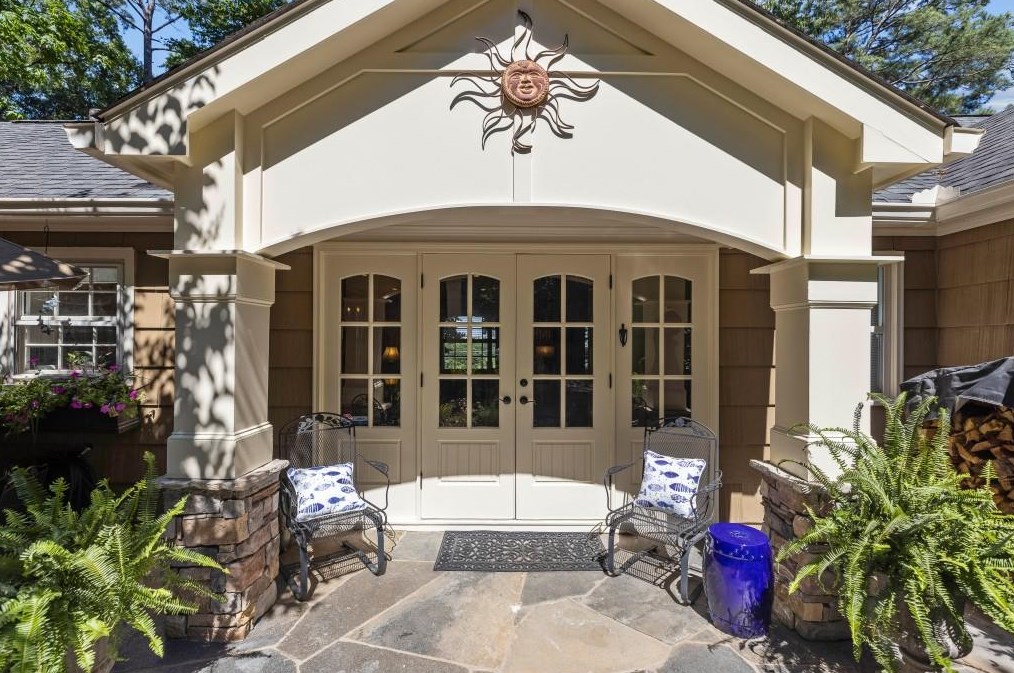 605 Wilson Rd, Atlanta GA  30318-1716 exterior