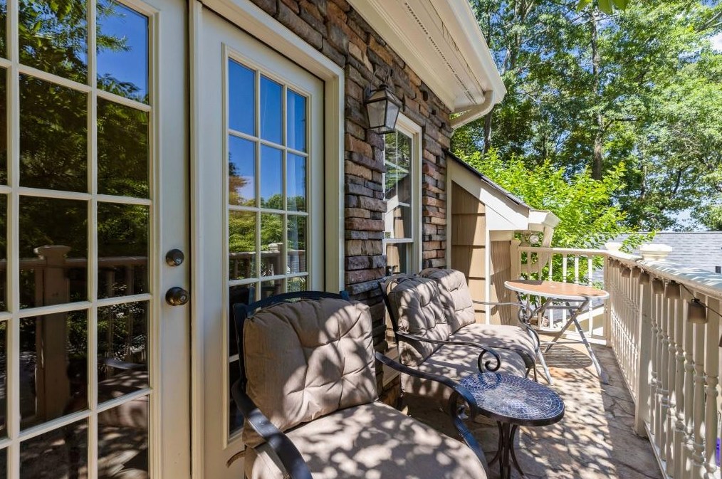 605 Wilson Rd, Atlanta GA  30318-1716 exterior