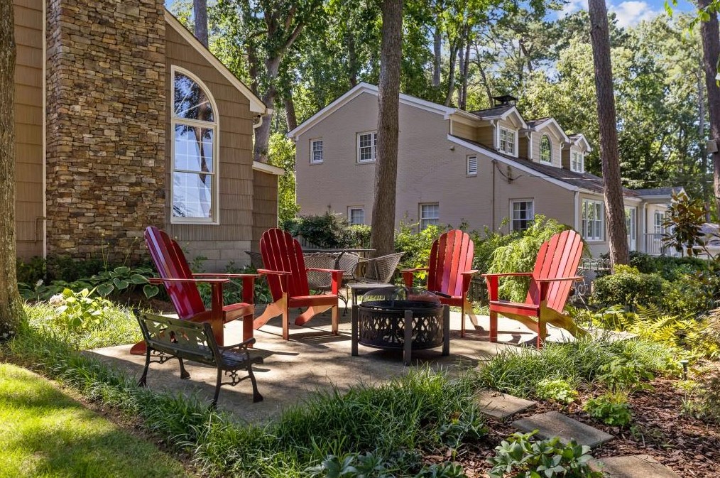605 Wilson Rd, Atlanta GA  30318-1716 exterior