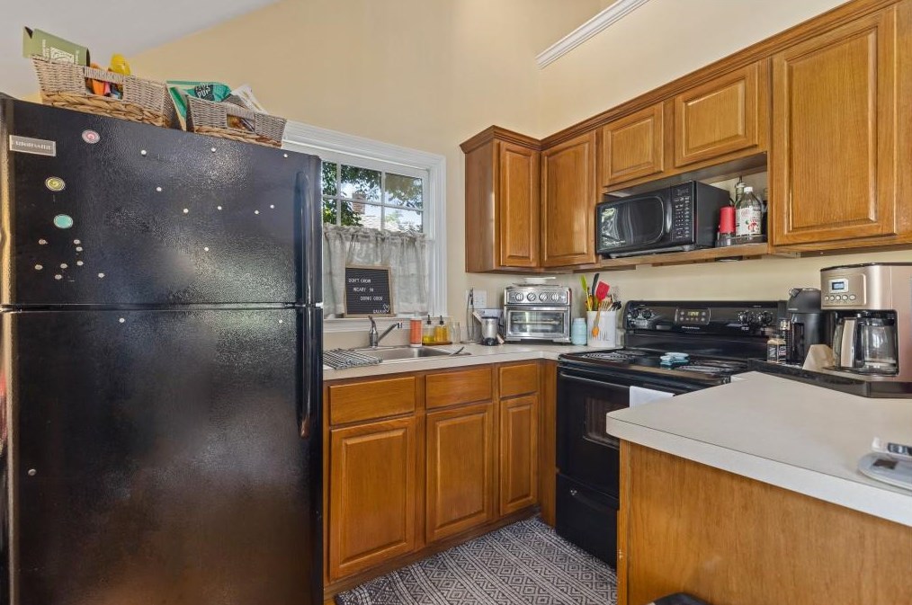 605 Wilson Rd, Atlanta GA  30318-1716 exterior