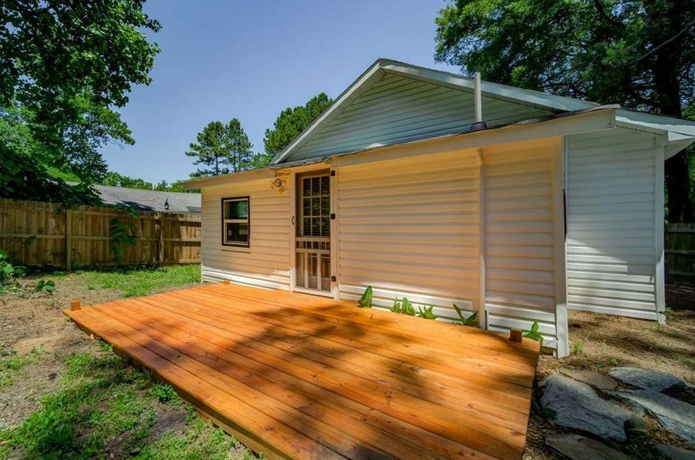 369 Old Acworth Rd, Dallas GA  30132-3808 exterior