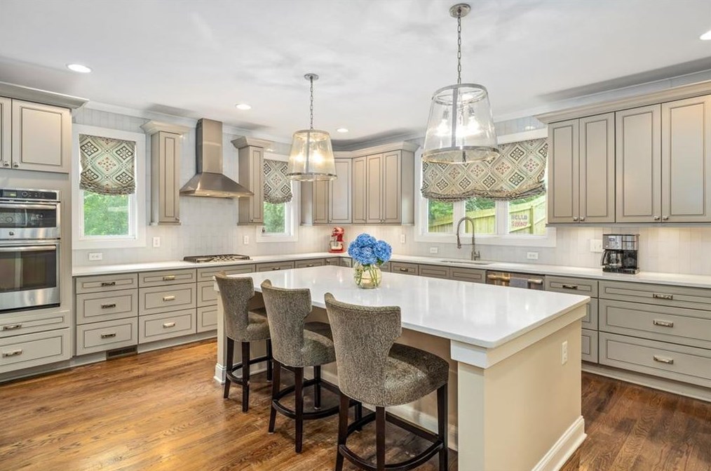 1355 Conway Rd, Decatur GA  30030-4559 exterior