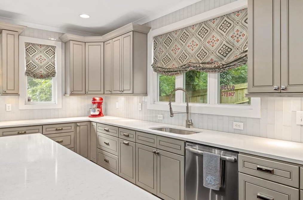 1355 Conway Rd, Decatur GA  30030-4559 exterior