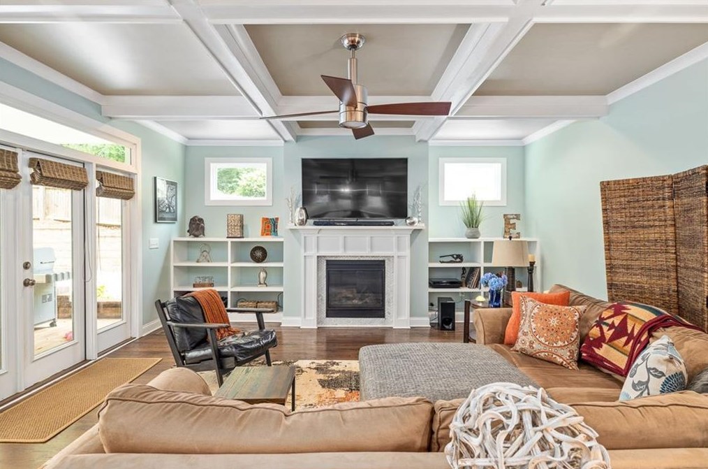 1355 Conway Rd, Decatur GA  30030-4559 exterior