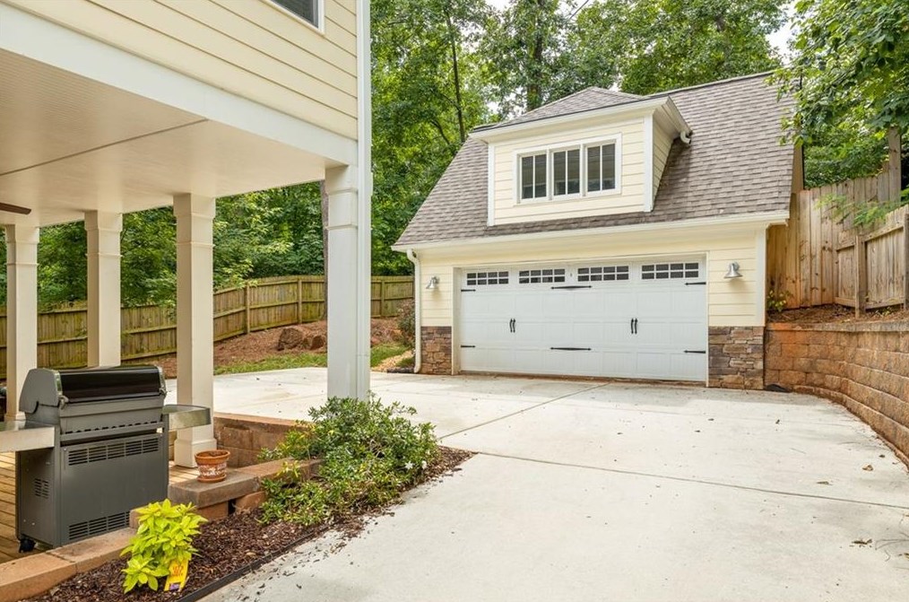 1355 Conway Rd, Decatur GA  30030-4559 exterior