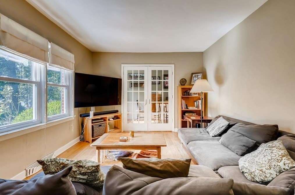 986 Carter Rd, Decatur GA  30030-4701 exterior