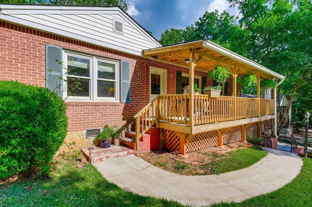 986 Carter Rd, Decatur, GA 30030-4701