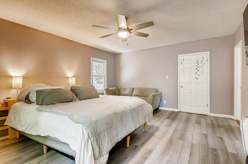 986 Carter Rd, Decatur GA  30030-4701 exterior