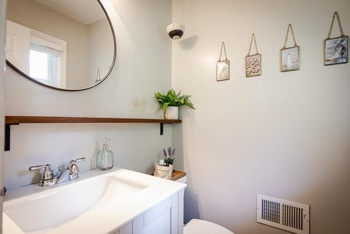 1033 Homewood Ct, Decatur GA  30033-4204 exterior