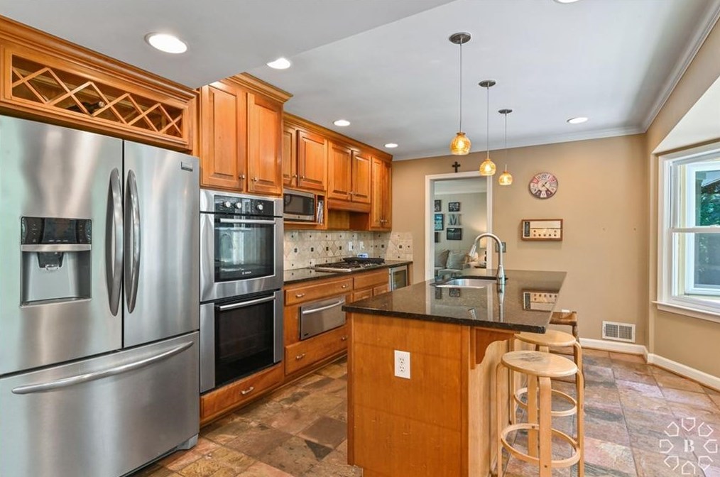 2796 Whitby Dr, Atlanta GA  30340-4914 exterior