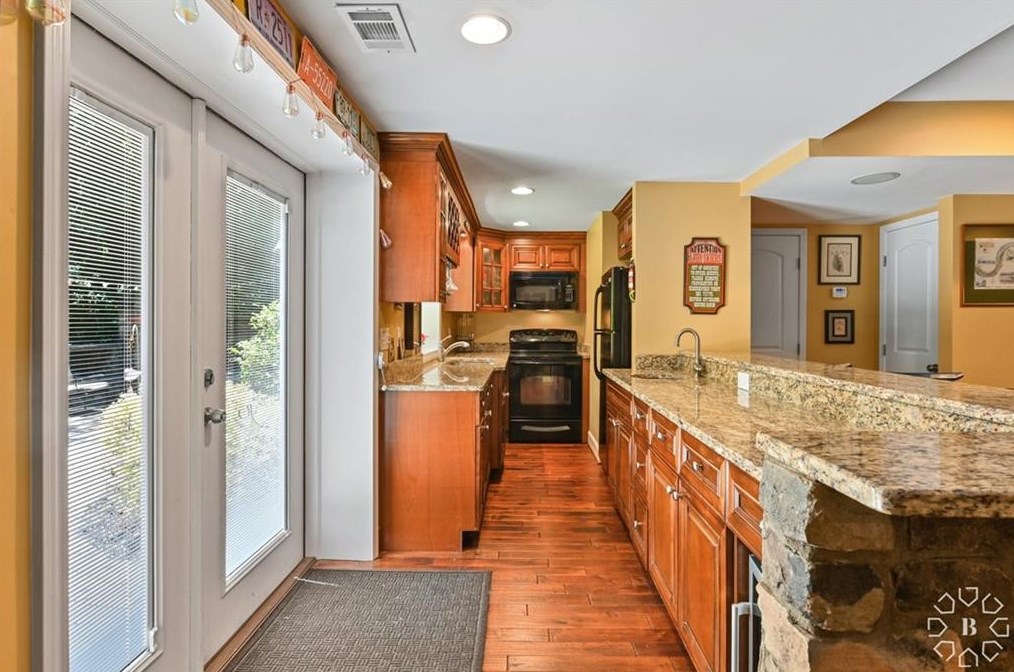 2796 Whitby Dr, Atlanta GA  30340-4914 exterior