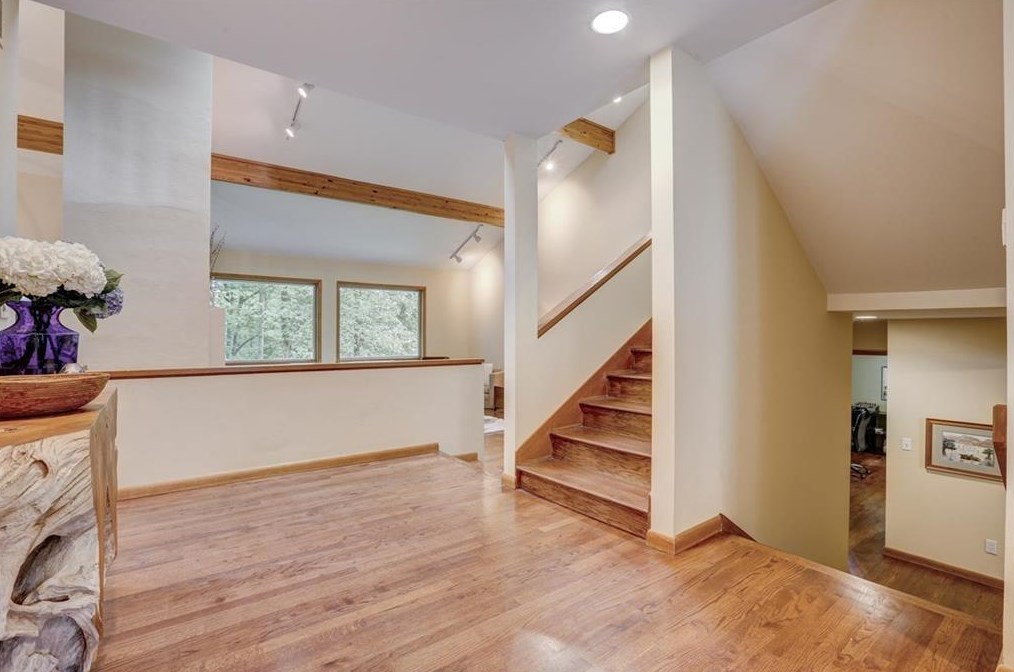 70 Glen Oaks Dr, Atlanta, GA 30327