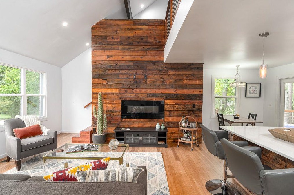 1944 Delphine Dr, Decatur GA  30032-3969 exterior