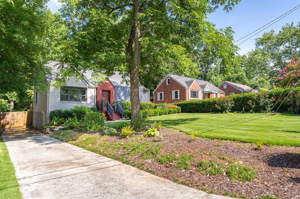 1944 Delphine Dr, Decatur, GA 30032-3969