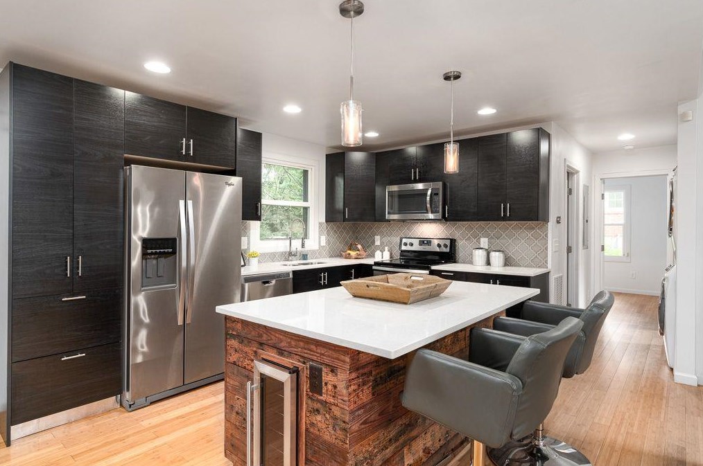 1944 Delphine Dr, Decatur GA  30032-3969 exterior