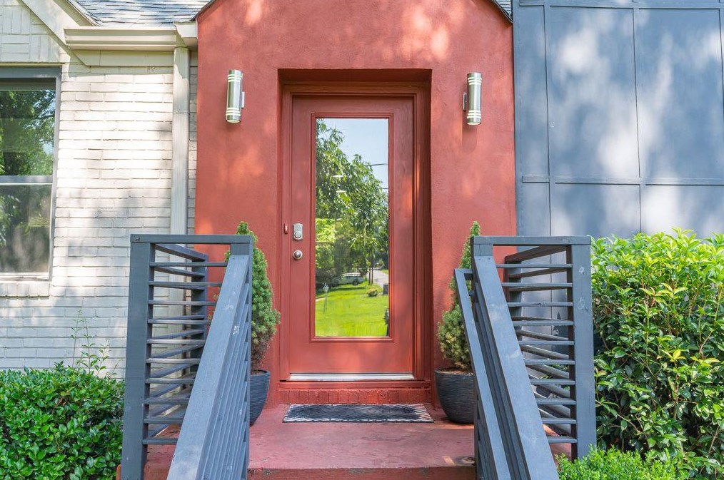 1944 Delphine Dr, Decatur GA  30032-3969 exterior