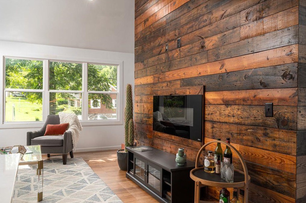 1944 Delphine Dr, Decatur GA  30032-3969 exterior