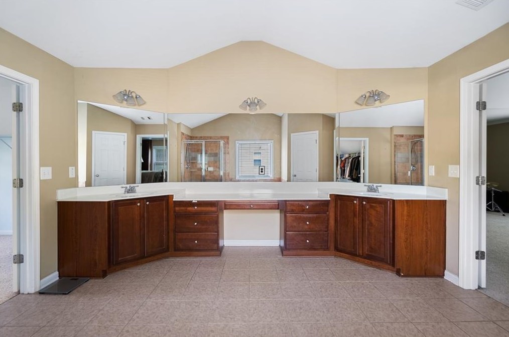 3240 Wolf Club Ln, Atlanta GA  30349-8710 exterior