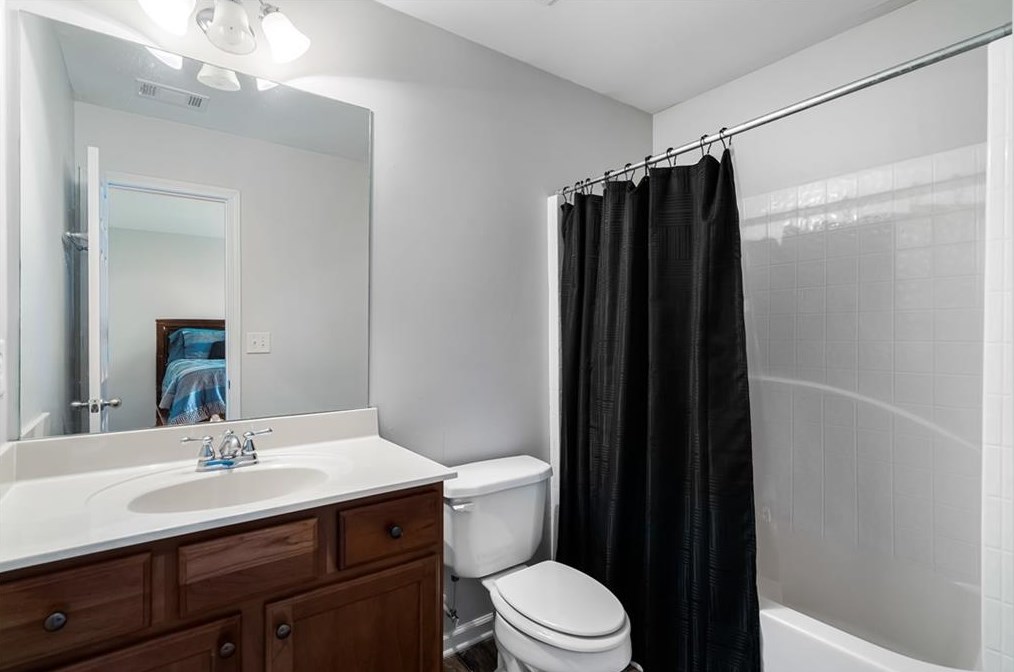 3240 Wolf Club Ln, Atlanta GA  30349-8710 exterior