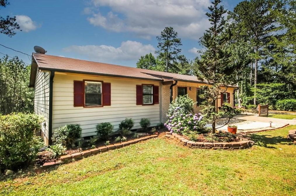 2884 Warren Rd, Douglasville, GA 30135-2029