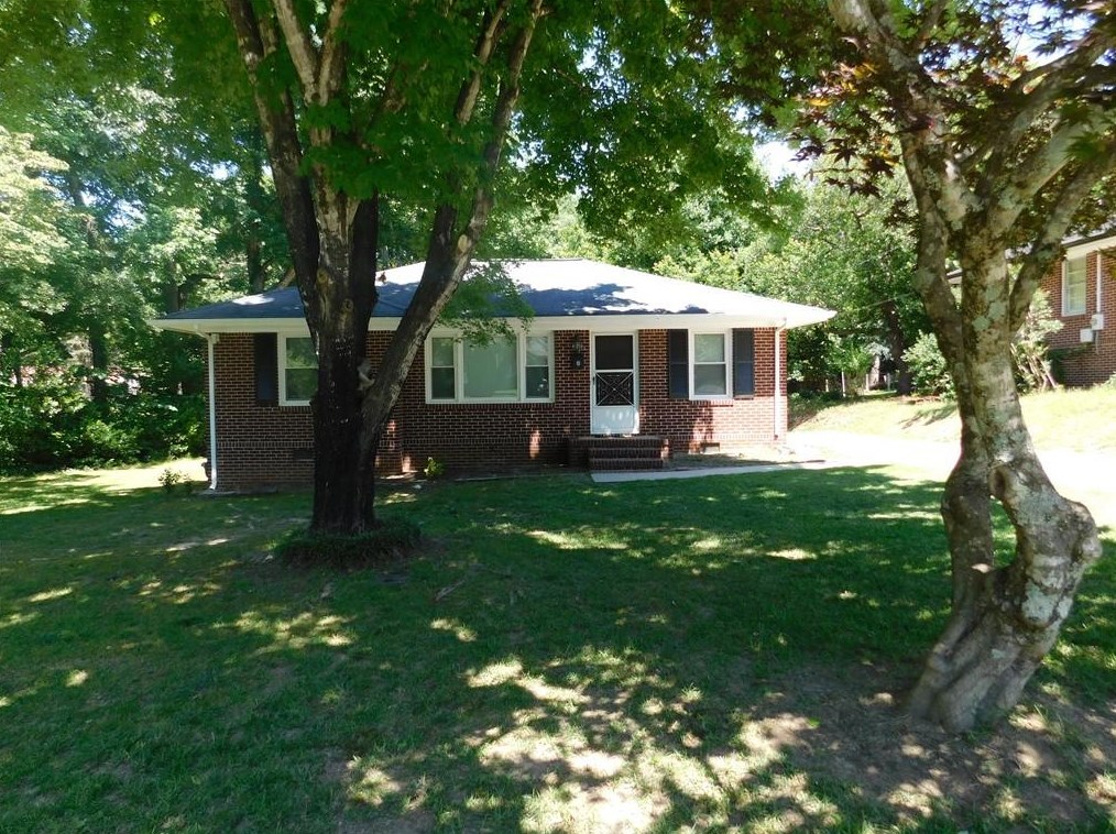 243 S Myrtle St, Winder, GA 30680