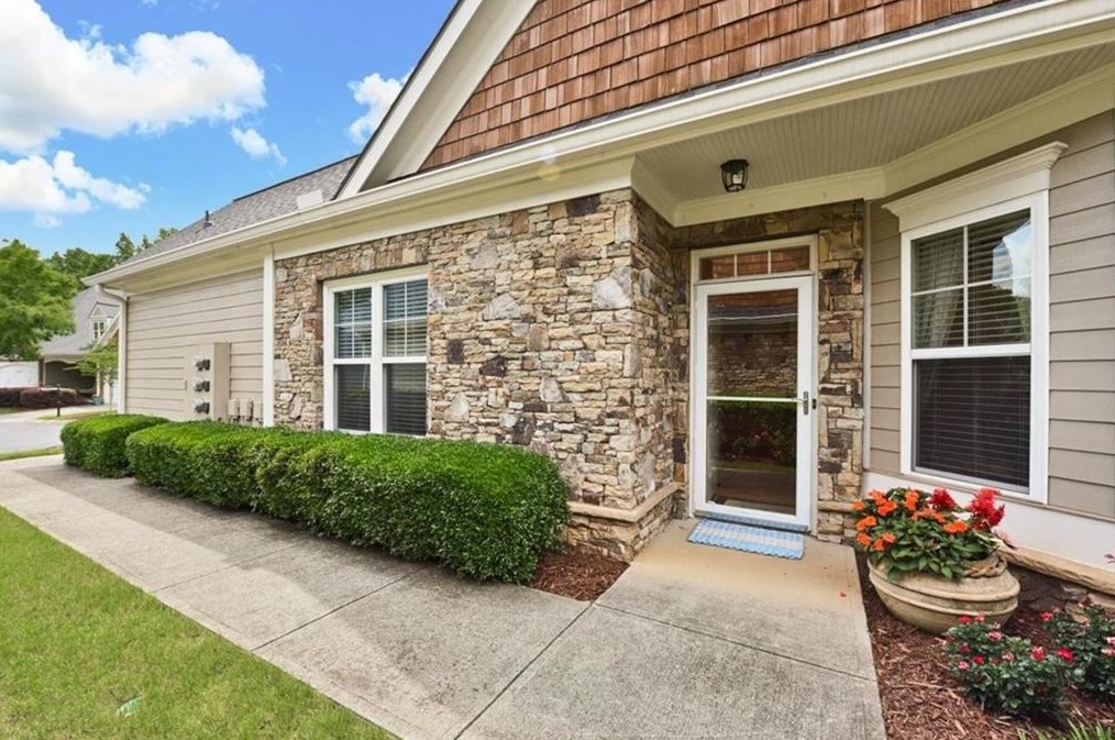 12070 Seasons Trce, Alpharetta, GA 30004-6681