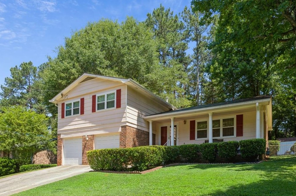 3986 Northstrand Dr, Decatur GA  30035-2371 exterior