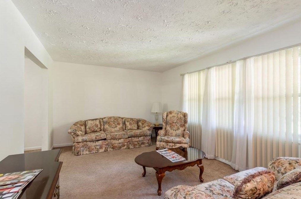 3986 Northstrand Dr, Decatur GA  30035-2371 exterior