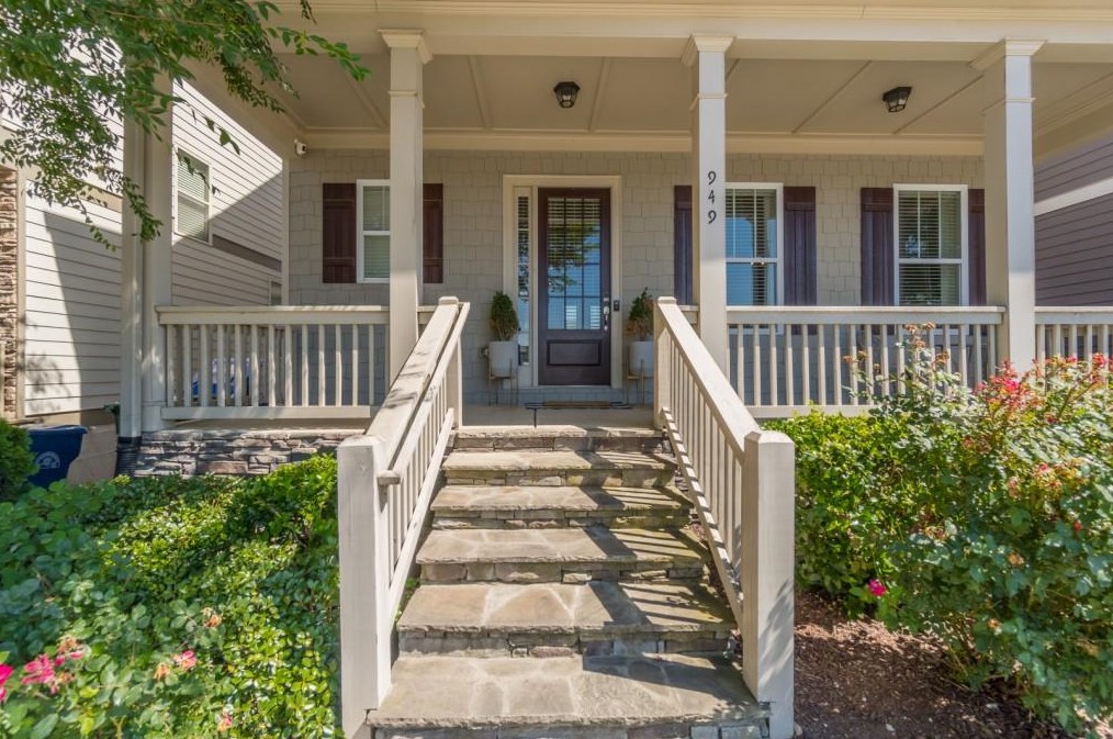 949 Samples Ln, Atlanta GA  30318-4002 exterior