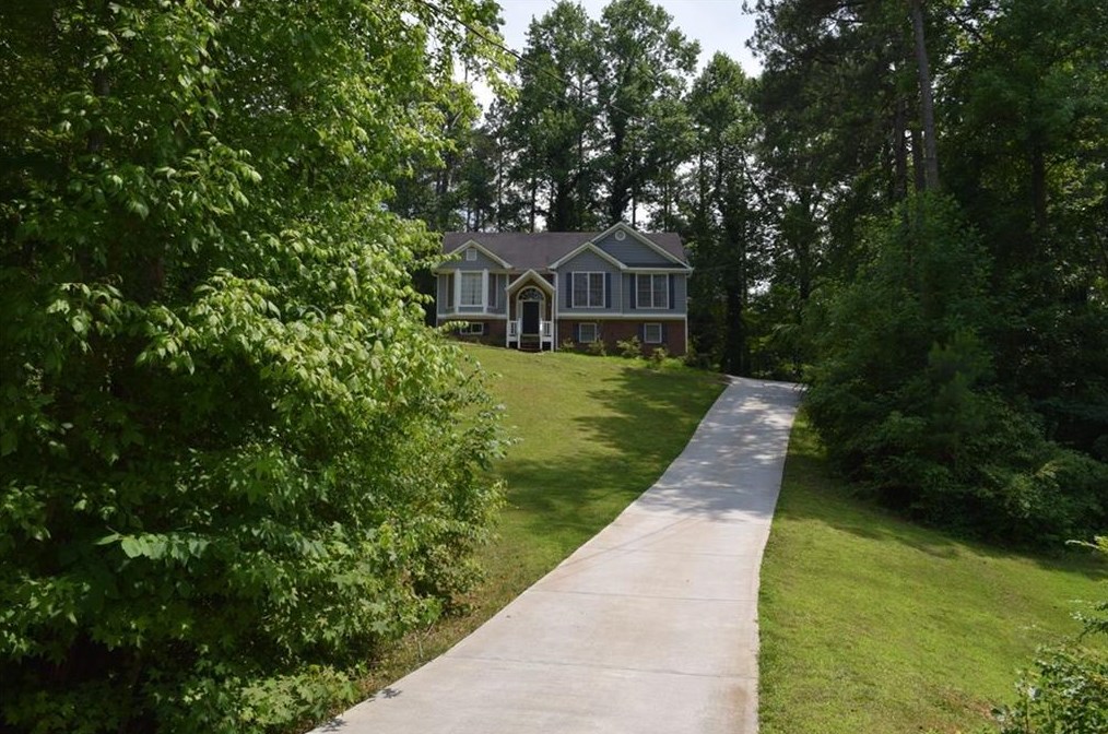 64 Sunset Ln, Dallas, GA 30132-8065