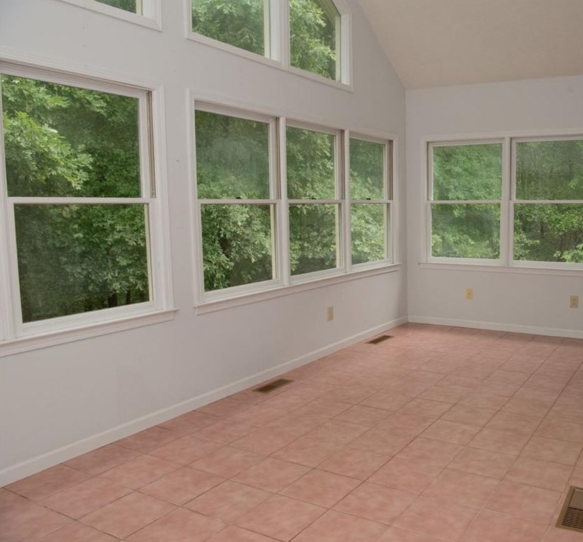 5215 Clinchem Falls Dr, Flowery Branch, GA 30542-5242