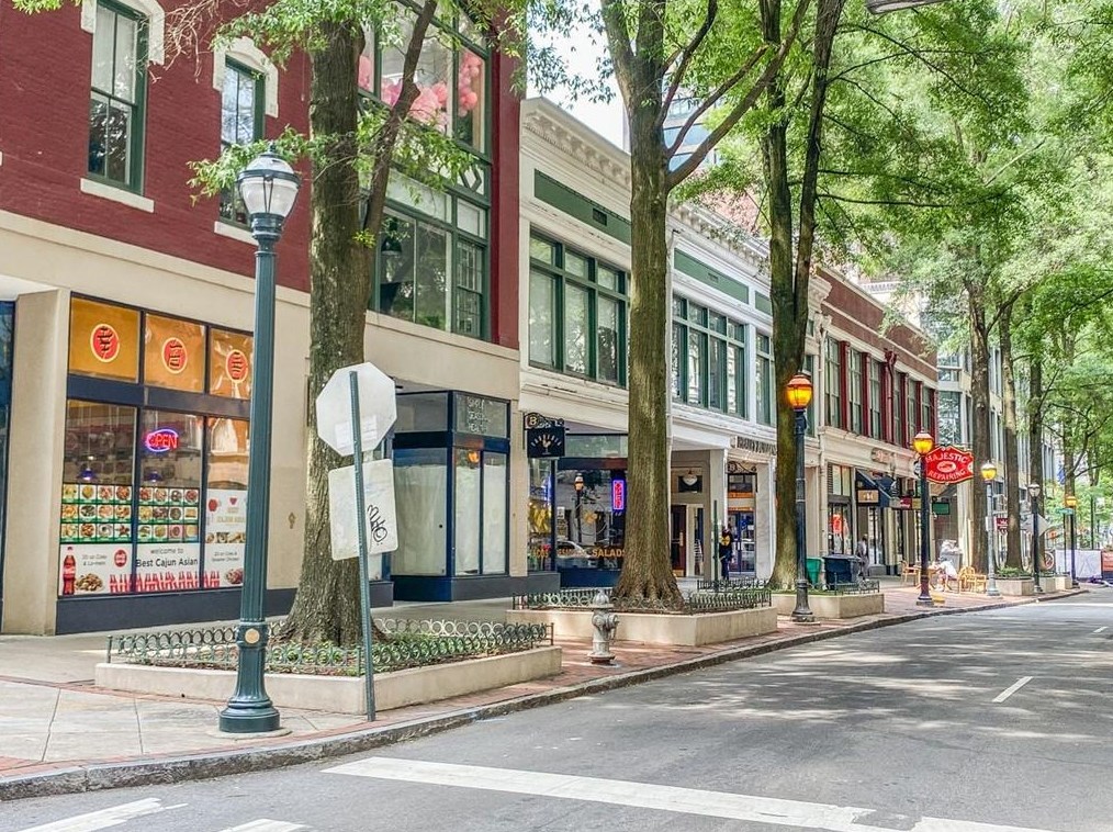 32 Peachtree St, Atlanta GA  30303-2390 exterior