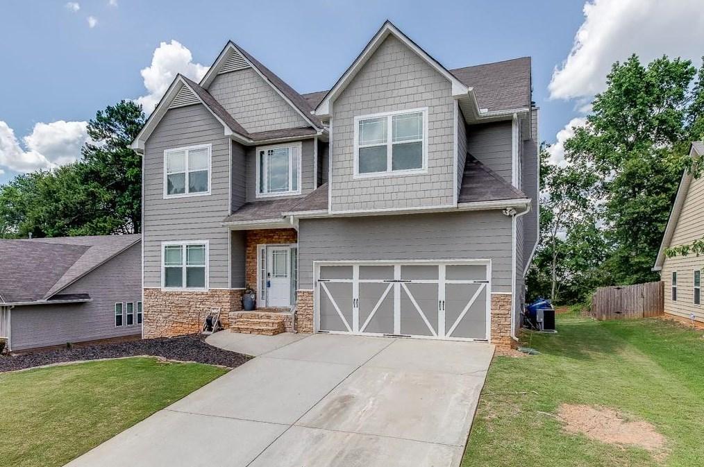 412 Castle Top Ln, Lawrenceville, GA 30045-5371