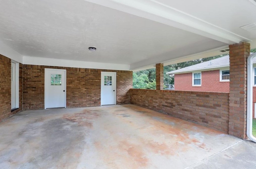505 Rocky Creek Dr, Roswell, GA 30075-3735