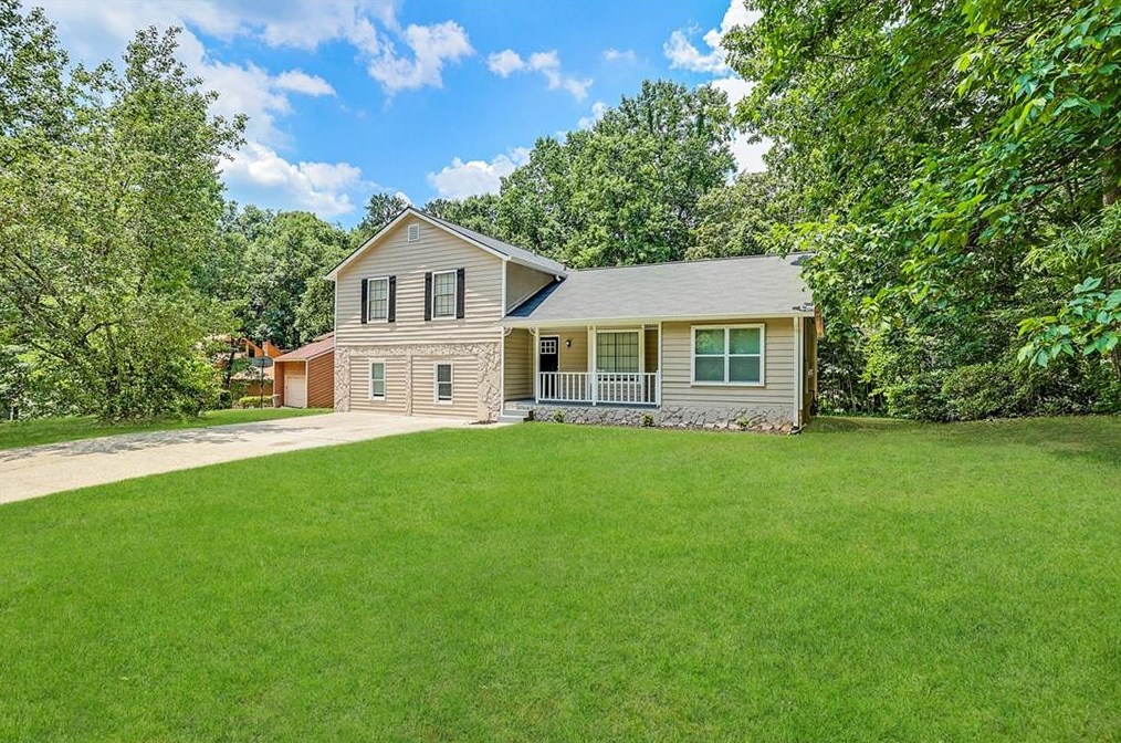 832 Post Road Cir, Stone Mountain, GA 30088