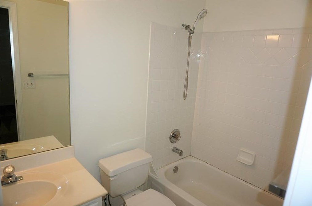 305 Whitley Park Dr, Atlanta GA  30350-1158 exterior