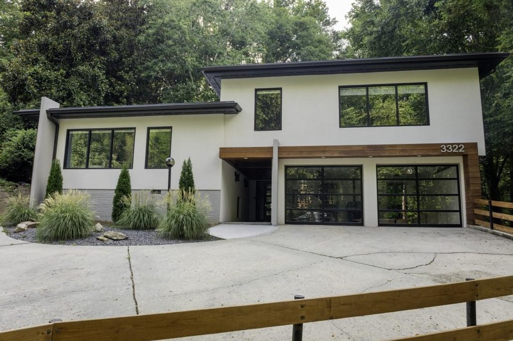 3322 Pinestream Rd, Atlanta GA  30327-2204 exterior