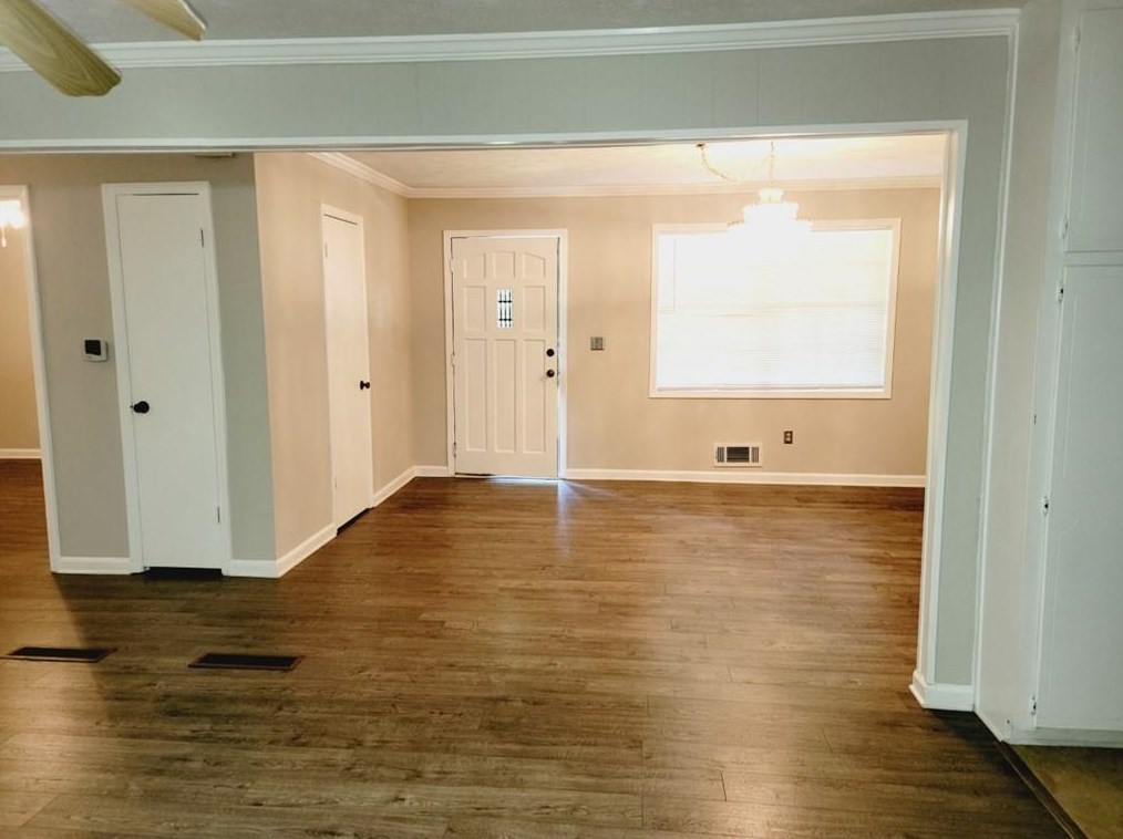 902 Pinecrest Cir Sw, Lilburn, GA 30047