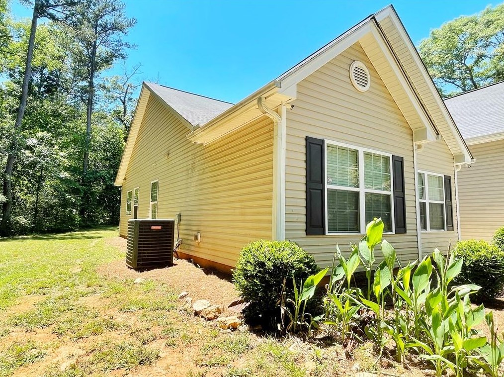 8 Mulberry Rd, Winder, GA 30680-2933