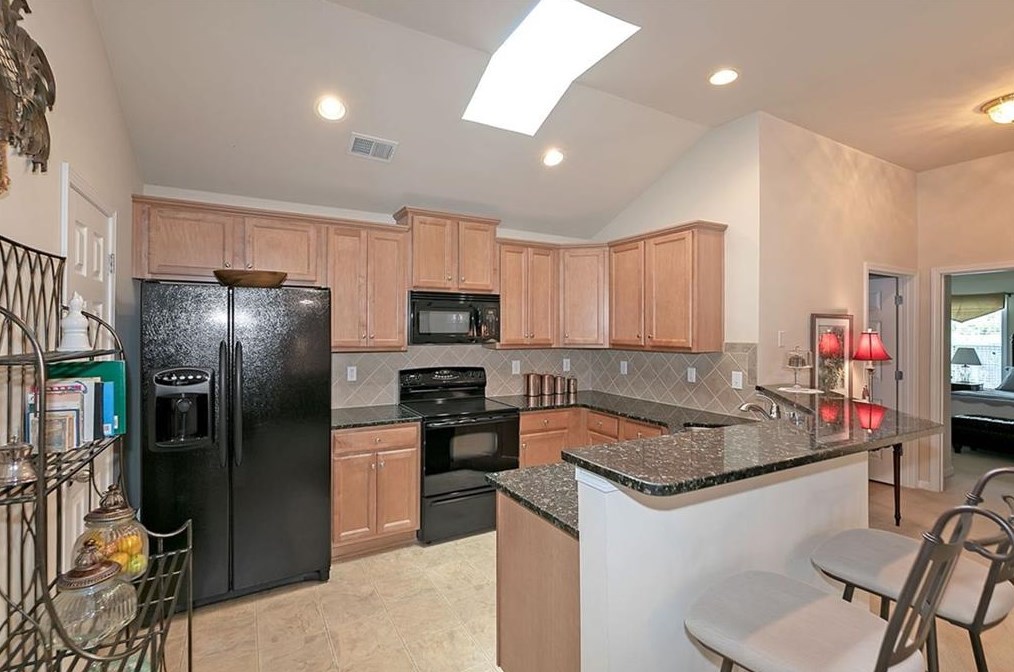 351 Highland Falls Dr, Hiram, GA 30141