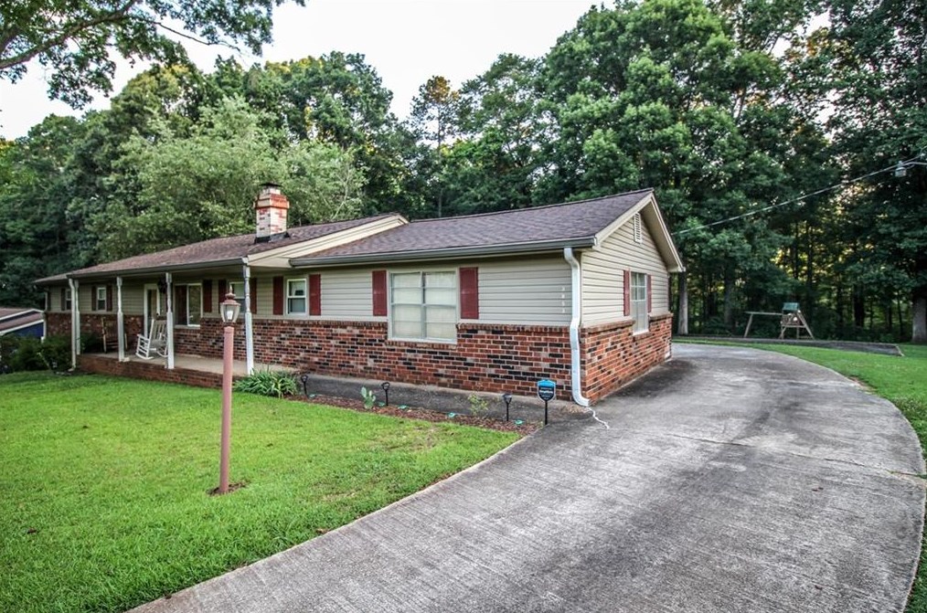 3853 Westway Dr, Lithia Springs, GA 30122